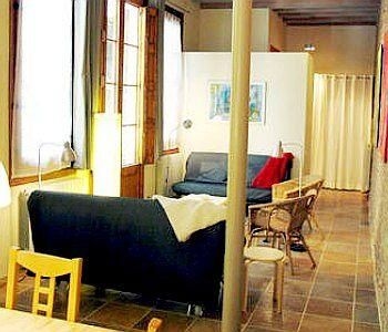 Avinyo Mansion0