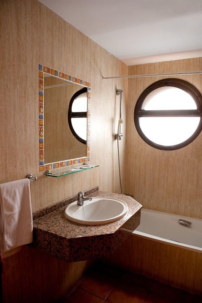 Hotel Galicia0