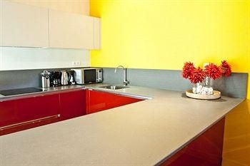 Borne de Luxe1