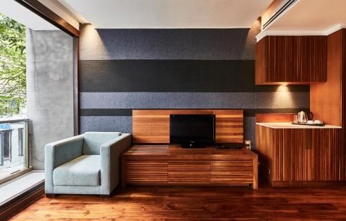 LUXX Langsuan Hotel4