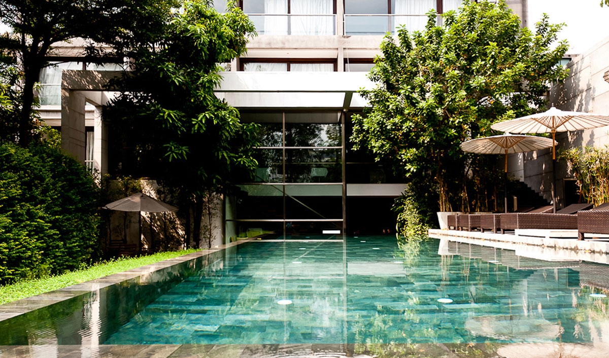 โรงแรมลักซ์ หลังสวน (LUXX Langsuan Hotel)0