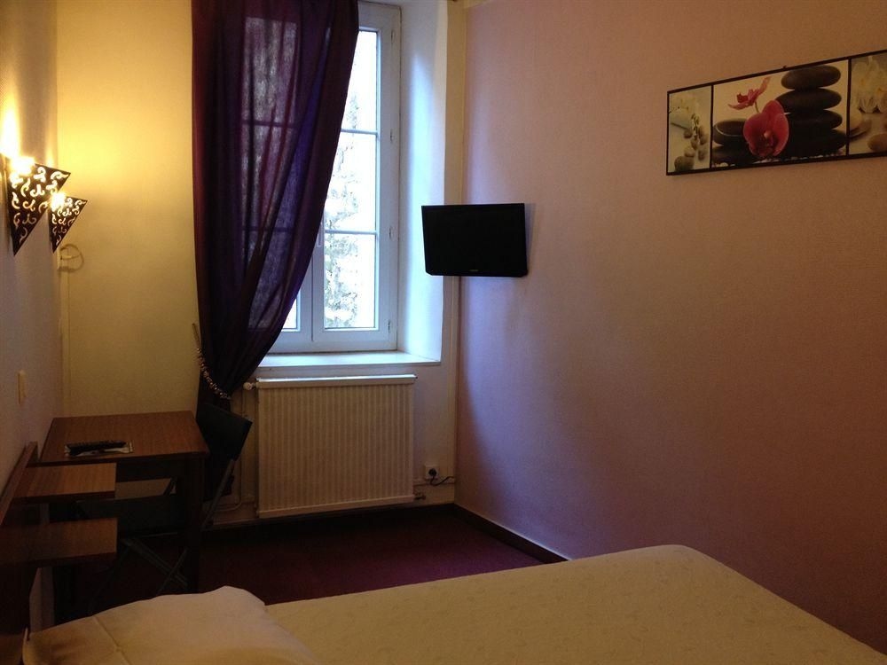 Au Nouvel Hotel0