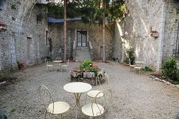 Hotellerie Saint Yves0