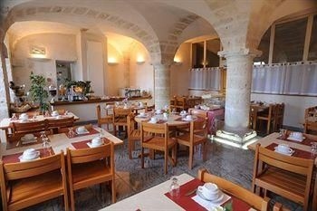 Hotellerie Saint Yves4