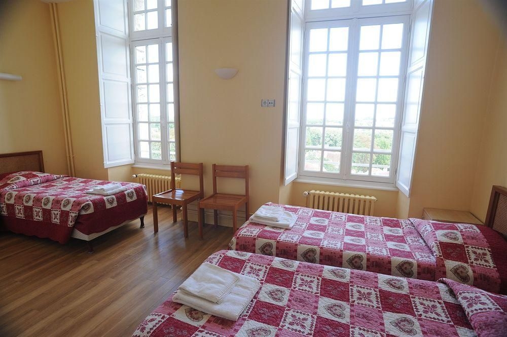 Hotellerie Saint Yves2