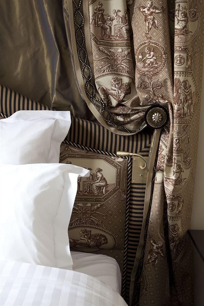 Athenee4