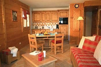 Residence Lagrange Prestige le Hameau du Rocher Blanc4