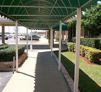 Muskogee Inn2