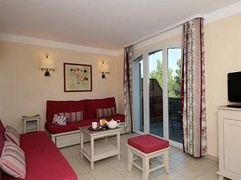 Pierre & Vacances Residence Les Coteaux de Pont-Royal4