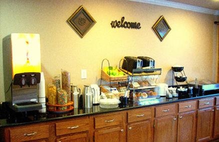 Riviera Inn3