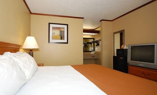 Riviera Inn2