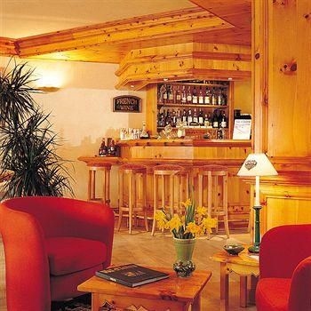 โรงแรม อัลติจูด (Hotel Altitude)2
