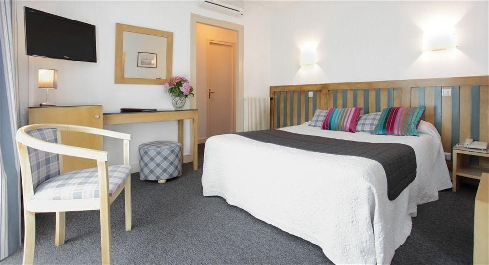 Hotel de Compostelle4
