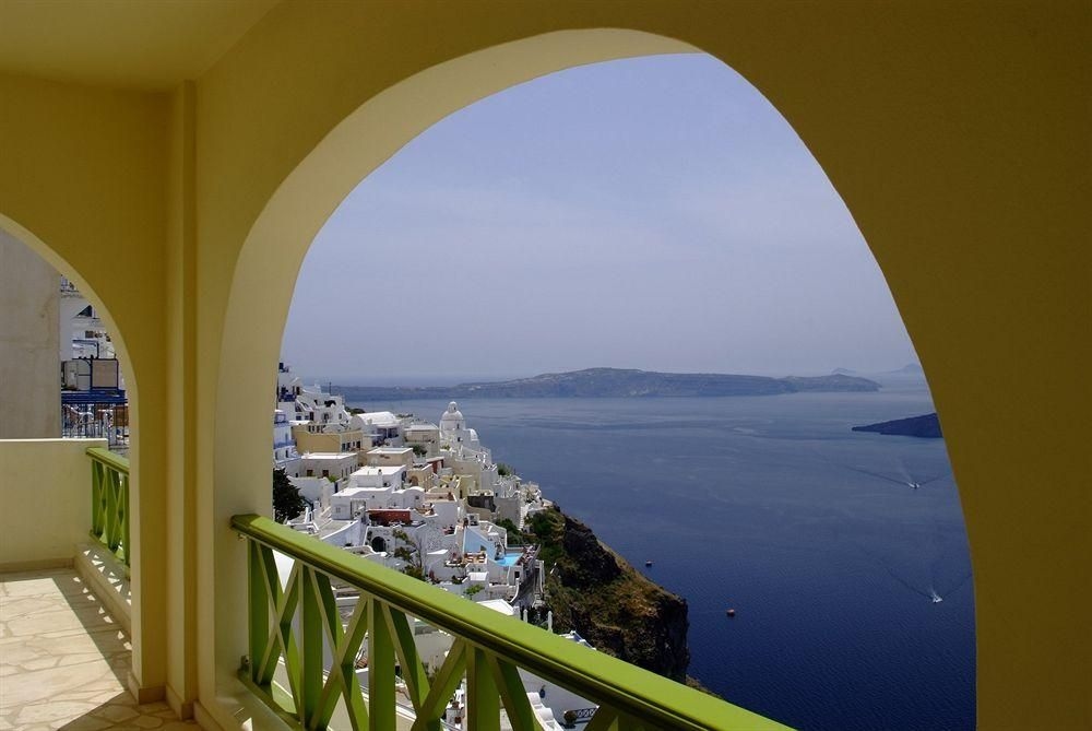 Adamis Majesty Suites3