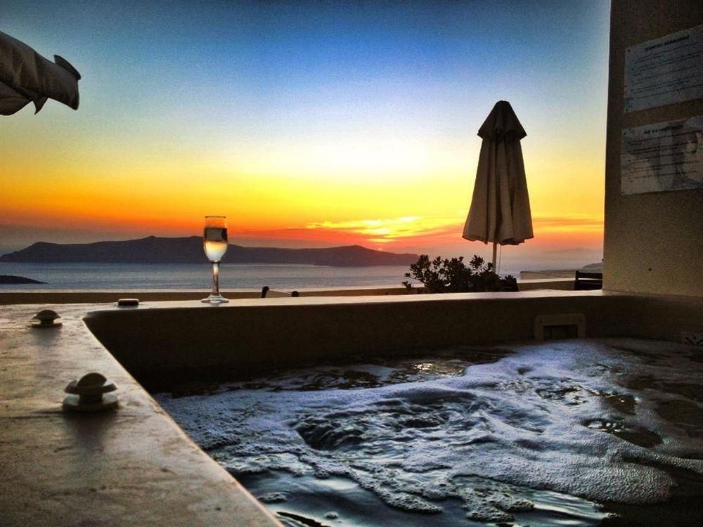Adamis Majesty Suites4
