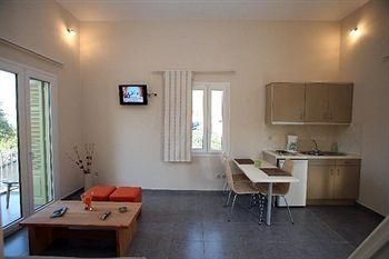 Iro Suites1