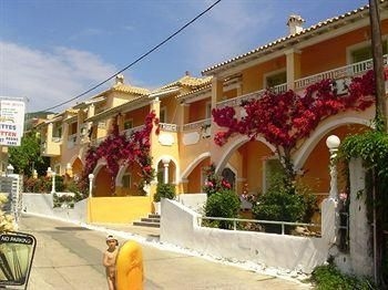 Coryfo Studios & Apartments2