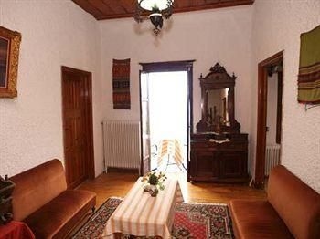 Archontiko Routsou2