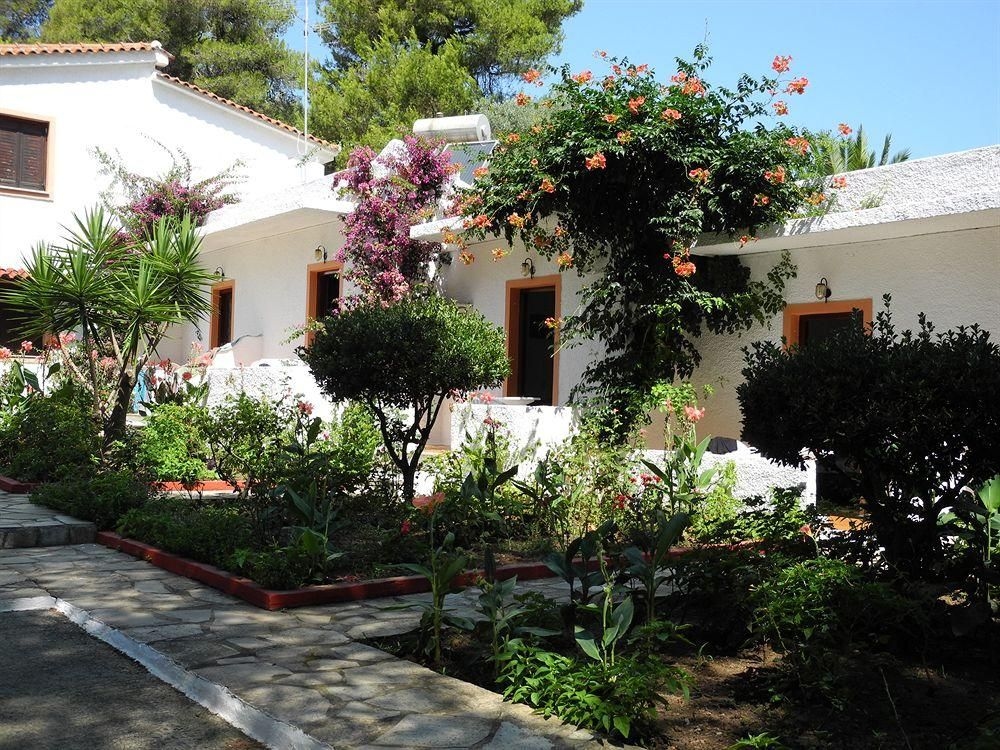 Paraschos Studios0