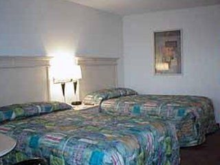 Clarion Hotel Phoenix Tech Center1