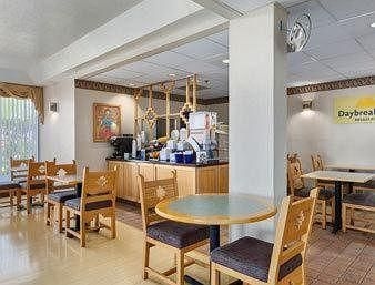 Days Inn Phoenix West Az3