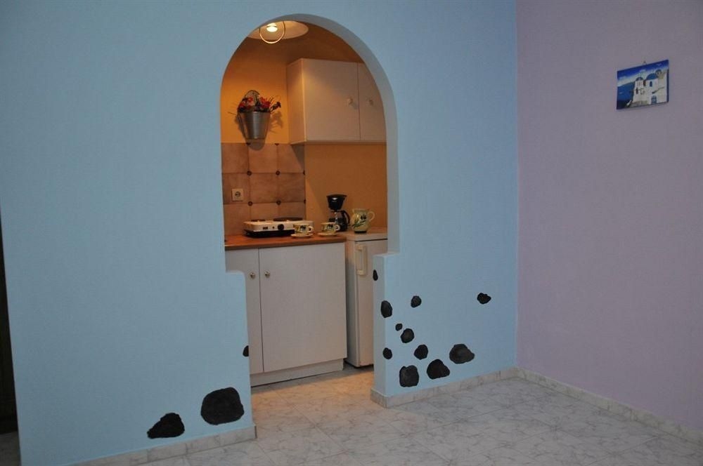 Halaris Studios0