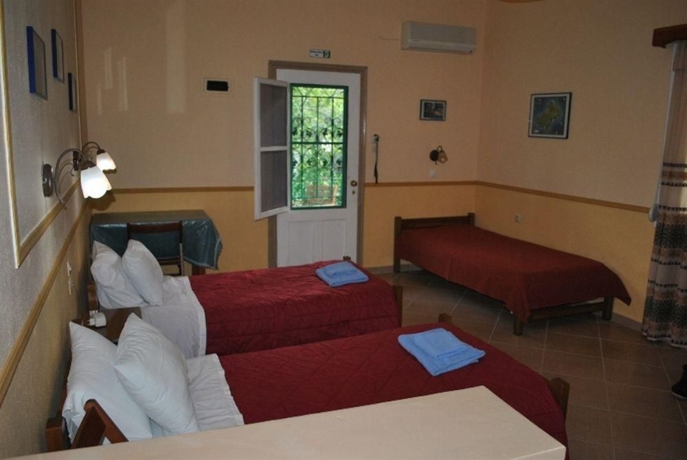 Stelios Studios0