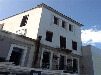 Ambassadors Residence0