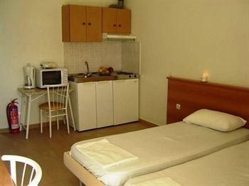 Haraki Mare Studios & Apartments4
