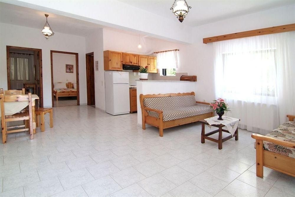 Christina Studios & Apartments4