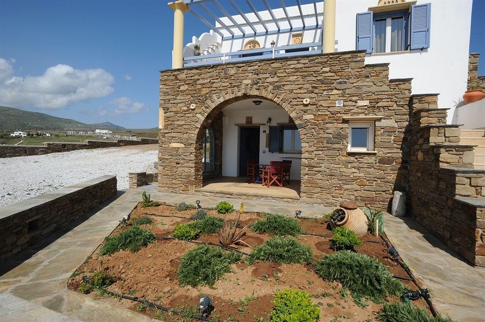 Tinos View1
