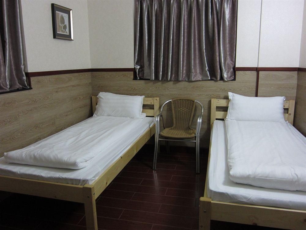 Hong Kong Motel0