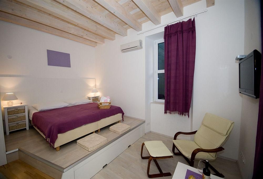 Luxury X-Rooms & Apartments Old Town4