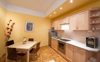 Dandy Deluxe Apartments1