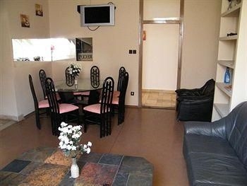Zrinyi Guesthouse1