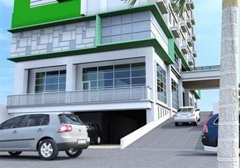 Tree Hotel Makassar0