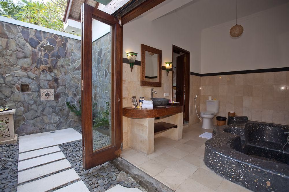 The Junno Villa0