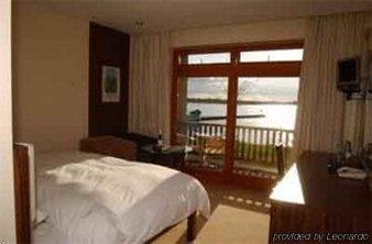 WINEPORT LODGE3