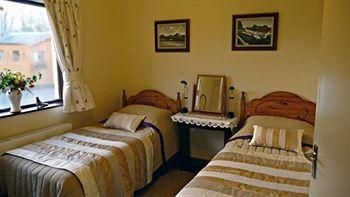Hillcrest Country Home1