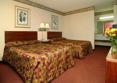 Rodeway Inn3