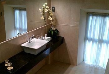 Maudlins House Hotel4
