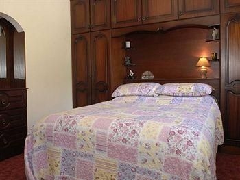Oaklands B&B0