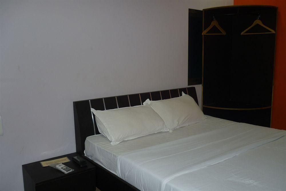 AXA Hotel2