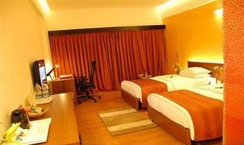 Dolphin Hotel1