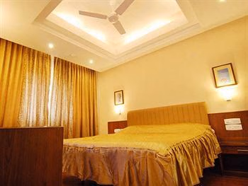 Hotel Deepa Comforts4