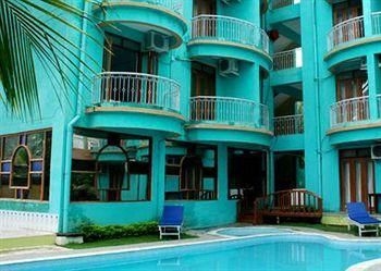 Jessica Saffron Beach Resort1