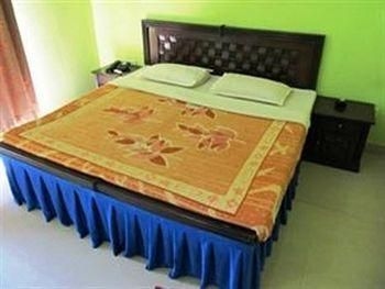 Jessica Saffron Beach Resort2