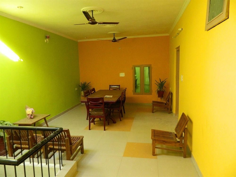 แซทคาร์โฮเต็ล (Satkar Hotel)2