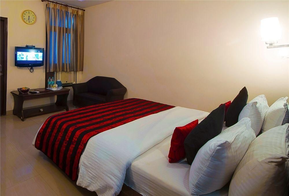 Hotel Breeze Inn3