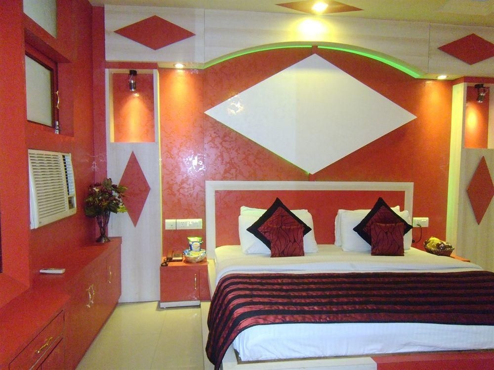 Hotel Breeze Inn1